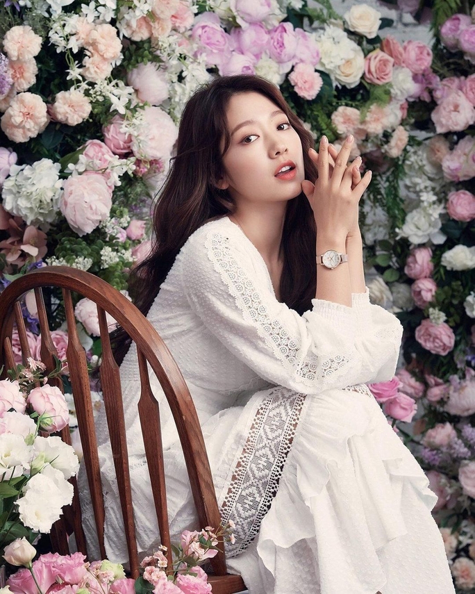 Diễn viên Park Shin-hye sinh con sau 4 tháng cưới - Ảnh 1.