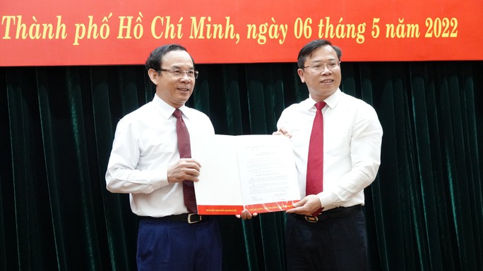 Thành uỷ TP HCM điều động, bổ nhiệm nhiều cán bộ chủ chốt - Ảnh 2. Thành uỷ TP HCM điều động, bổ nhiệm nhiều cán bộ chủ chốt - Ảnh 2.