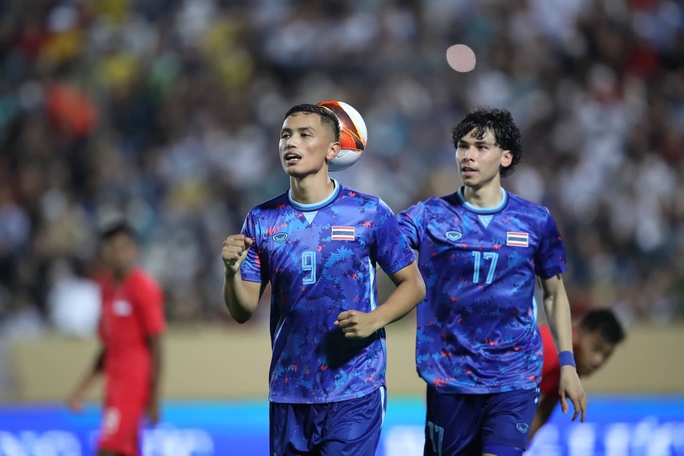 U23 Thái Lan thắng đậm Singapore - Ảnh 5.