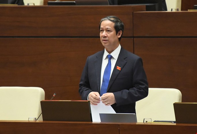 Bộ trưởng Nguyễn Kim Sơn nói đã chỉ đạo để giá sách giáo khoa được thấp nhất - Ảnh 1.
