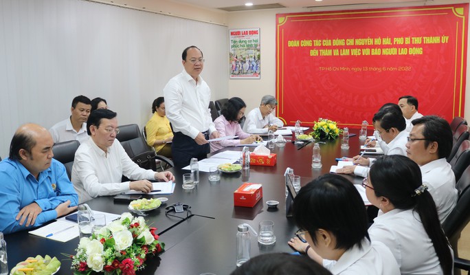 Phó Bí thư Thành ủy TP HCM Nguyễn Hồ Hải thăm và làm việc với Báo Người Lao Động - Ảnh 1.