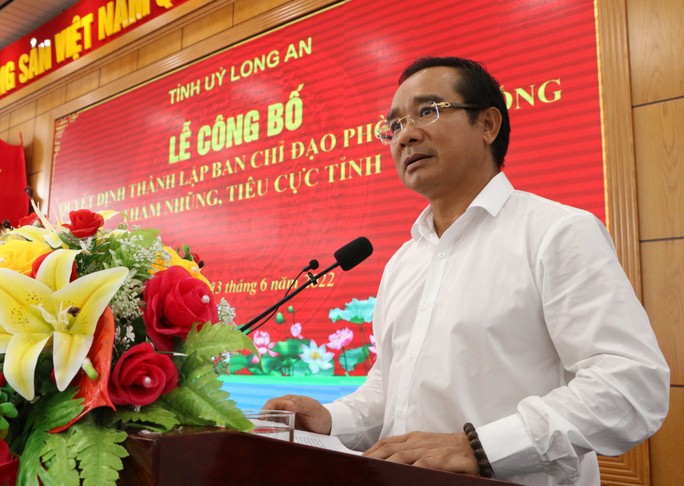 Long An ra mắt Ban Chỉ đạo Phòng chống tham nhũng, tiêu cực - Ảnh 1.