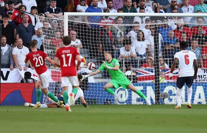Tuyển Anh thua sốc 0-4, Hungary gây địa chấn bóng đá châu Âu - Ảnh 2.
