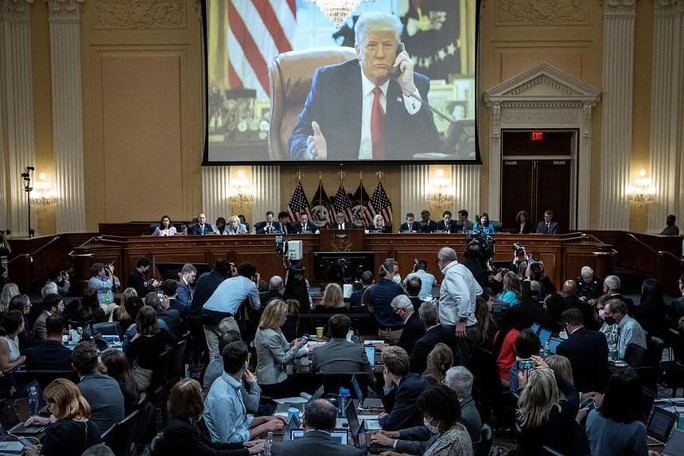 Ông Donald Trump buộc cựu phó tổng thống lật ngược kết quả bầu cử - Ảnh 1.