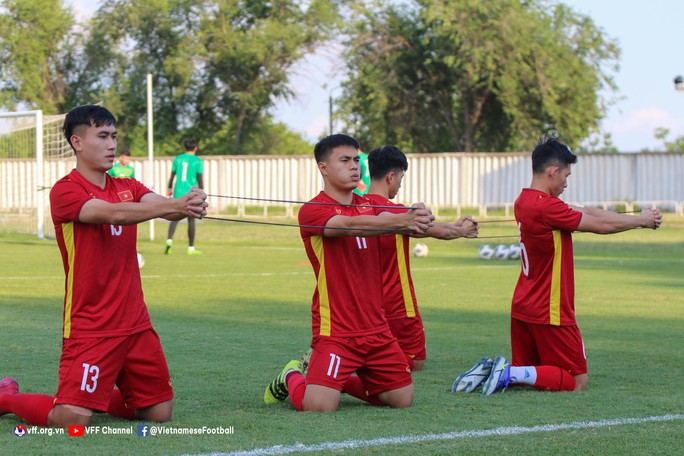 10 cầu thủ ngộ độc thực phẩm, U23 Việt Nam tổn thất lớn khi chạm trán Thái Lan - Ảnh 3.