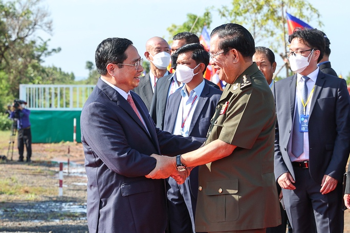 Thủ tướng Hun Sen nhớ lại bữa cơm đầu tiên người dân Việt Nam nấu cho ông 45 năm trước - Ảnh 1.
