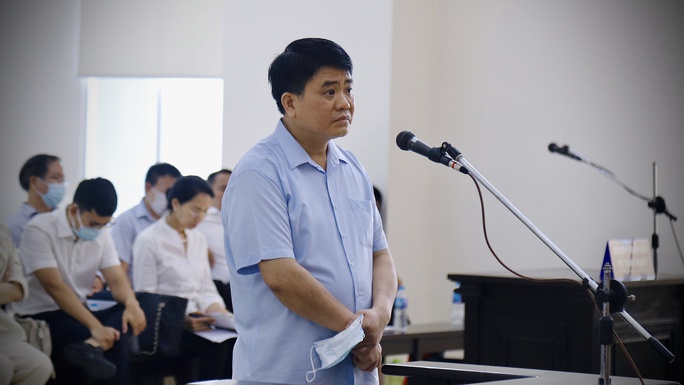 Gia đình bị cáo Nguyễn Đức Chung bất ngờ nộp thêm 15 tỉ đồng, khắc phục toàn bộ hậu quả - Ảnh 1.