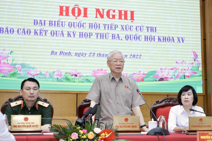 Hình ảnh Tổng Bí thư Nguyễn Phú Trọng tiếp xúc cử tri tại Hà Nội - Ảnh 8.