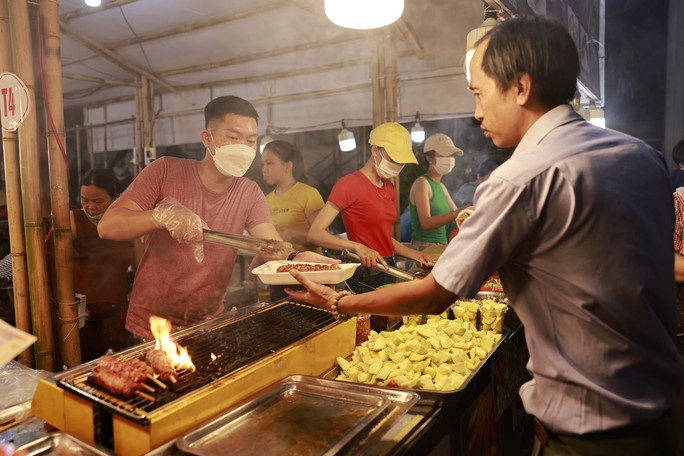 Ăn đã đời tại lễ hội ẩm thực Festival Huế 2022 - Ảnh 11.