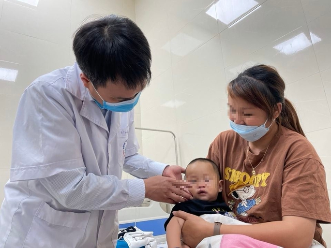 Nam bệnh nhân 38 tuổi và hơn 100 em nhỏ được phẫu thuật nụ cười miễn phí - Ảnh 1. Nam bệnh nhân 38 tuổi và hơn 100 em nhỏ được phẫu thuật nụ cười miễn phí - Ảnh 1.