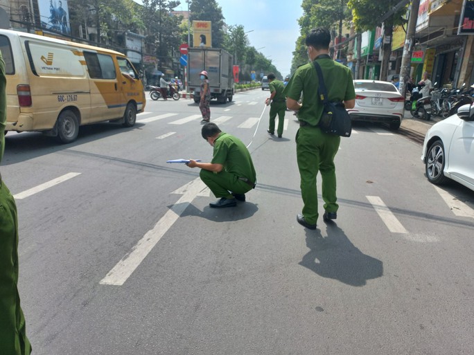 Nam thanh niên gục giữa đường ở TP Biên Hòa với nhiều vết đạn - Ảnh 2.