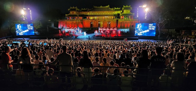 Ban tổ chức đêm nhạc Trịnh Công Sơn xin lỗi về sự cố đáng tiếc - Ảnh 1.