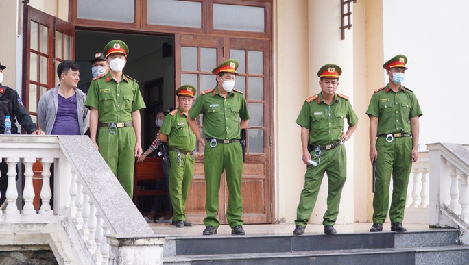 An ninh thắt chặt tại phiên xét xử vụ Tịnh thất Bồng Lai - Ảnh 2.