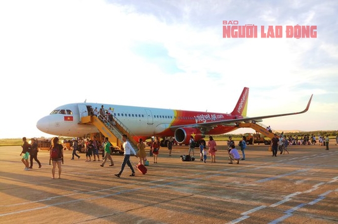 Nhiều hãng hàng không sẽ mở thêm chuyến bay Hà Nội - Đồng Hới - Ảnh 1.