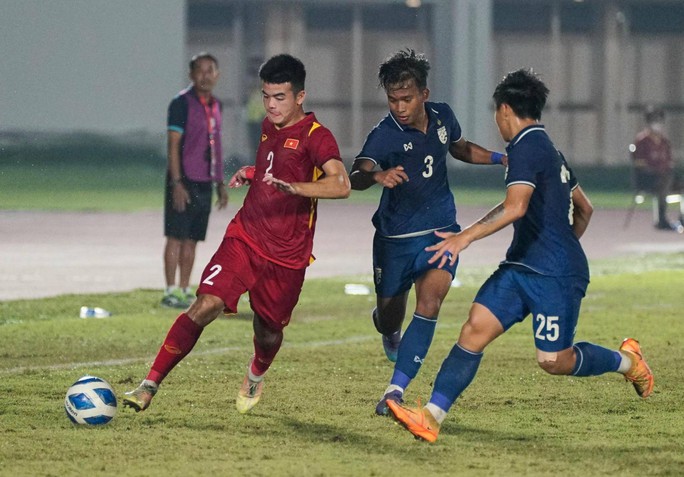 U19 Việt Nam loại Indonesia nhờ trận hoà U19 Thái Lan - Ảnh 2.