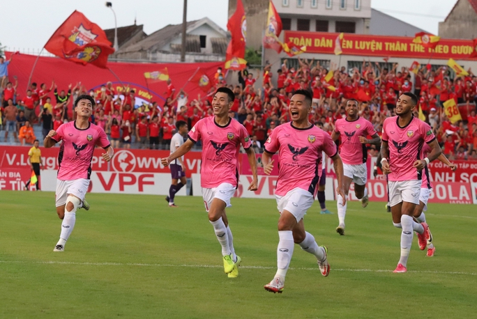 Vòng 6 V-League 2022 – cầu trường Việt tràn ngập drama - Ảnh 6.