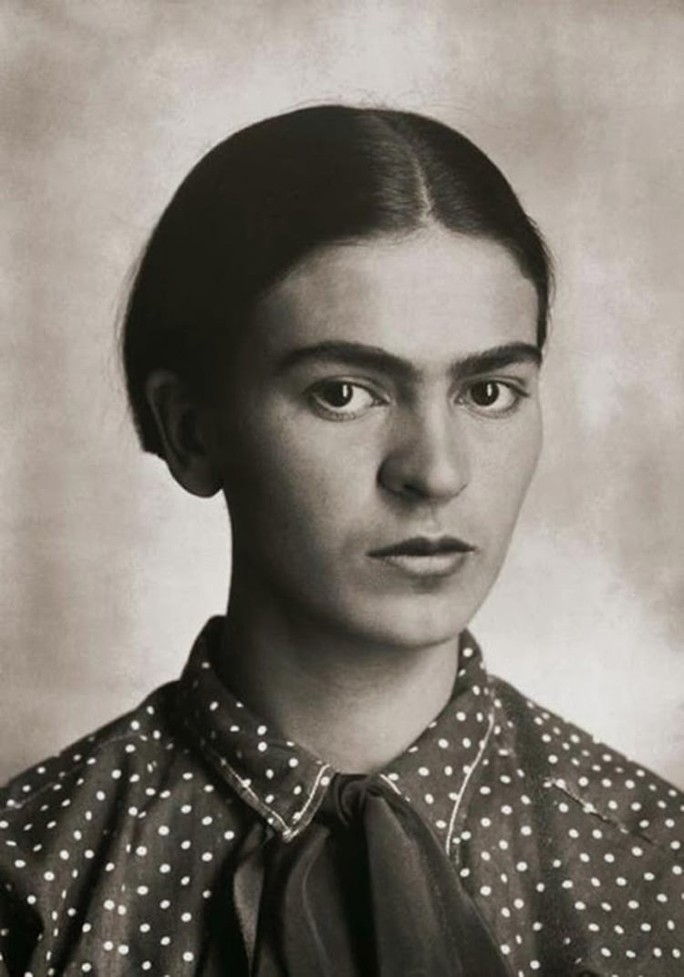 4-frida-kahlo-so-huu-dung-nhan-nong-nan-dam-chat-ban-dia-mexico-16577081146551808632484.jpg