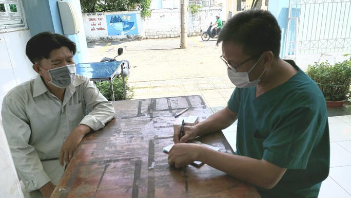 TP HCM thí điểm xây dựng danh mục thuốc thiết yếu tại trạm y tế - Ảnh 1.