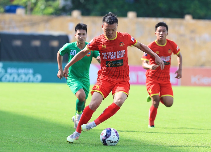 Giải Hạng nhất quốc gia 2022: Kịch tính đua ngôi đầu - Ảnh 1. Giải Hạng nhất quốc gia 2022: Kịch tính đua ngôi đầu - Ảnh 1.