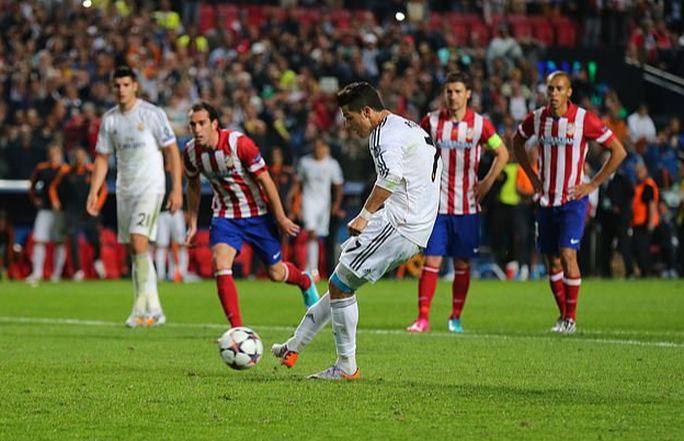 Fan Atletico Madrid biểu tình tẩy chay thương vụ Ronaldo - Ảnh 6.