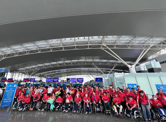 Đoàn Việt Nam lên đường dự ASEAN Para Games 11 - Ảnh 1.