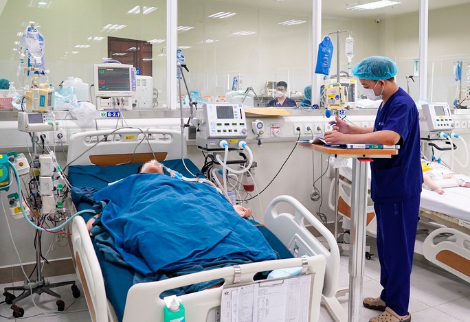 Bé trai 10 tuổi đuối nước khi chơi ở bể bơi cùng gia đình - Ảnh 1. Bé trai 10 tuổi đuối nước khi chơi ở bể bơi cùng gia đình - Ảnh 1.