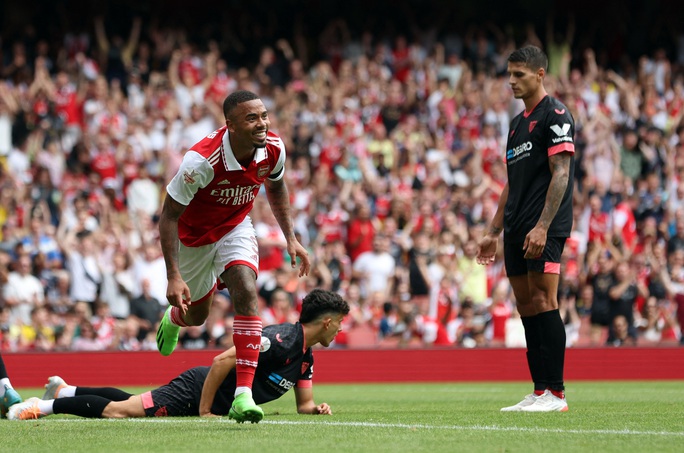 Arsenal vô địch Emirates Cup sau khi thắng Sevilla đến 6 bàn không gỡ - Ảnh 11.