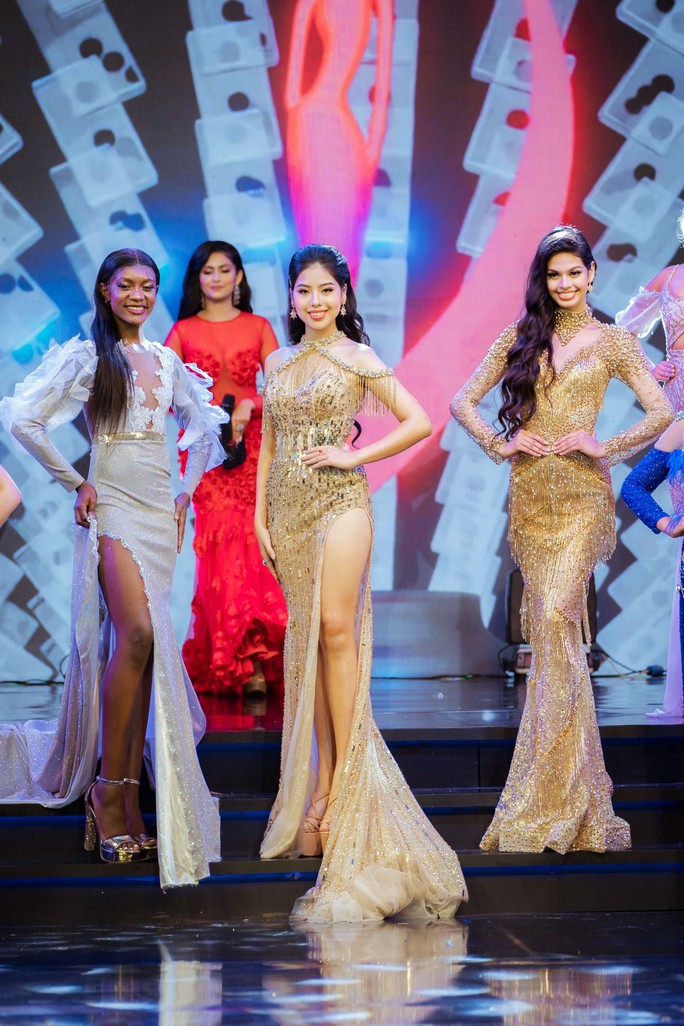 Nhan sắc nữ sinh Việt đăng quang cuộc thi Hoa hậu Thanh thiếu niên quốc tế - Ảnh 4.