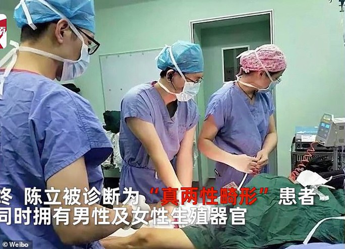 Trung Quốc: Người đàn ông có buồng trứng, tử cung và kinh nguyệt