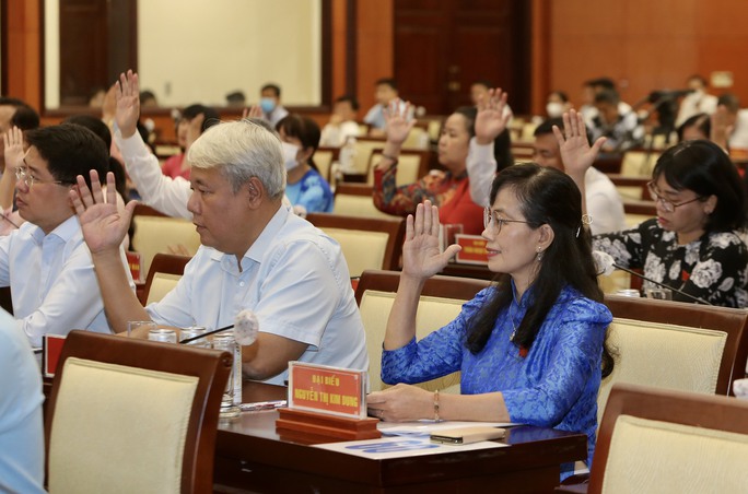 tp hcm dieu chinh muc thu phi ha tang cang bien