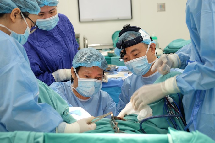 Tìm lại hình hài cho người phụ nữ 54 năm mang bộ phận sinh dục của đàn ông - Ảnh 3.