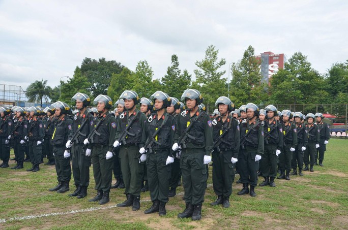 Công an TP HCM ra mắt Trung đoàn Cảnh sát cơ động dự bị chiến đấu - Ảnh 3.