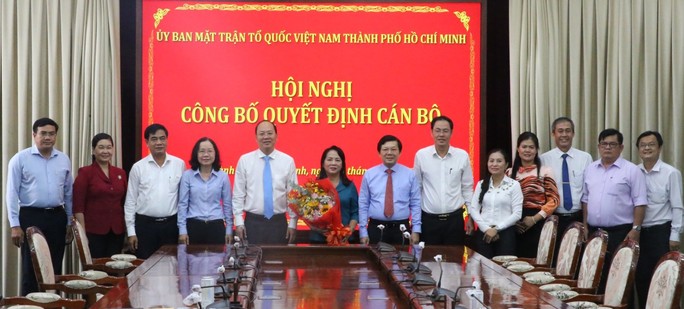 Trao quyết định bà Trần Kim Yến giữ chức Chủ tịch Ủy ban MTTQ TP HCM - Ảnh 3.