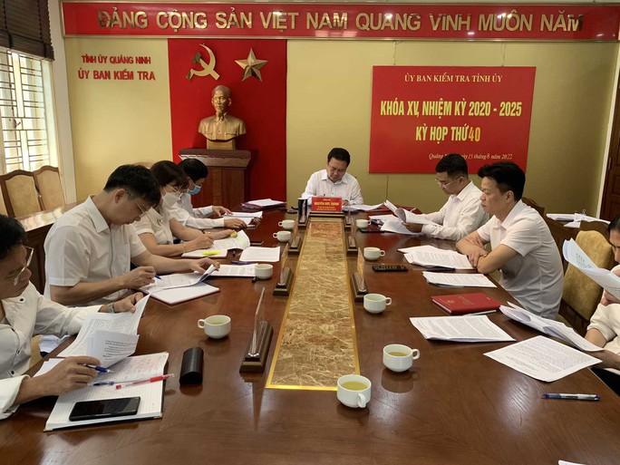 Khai trừ khỏi Đảng 3 cán bộ Sở Y tế Quảng Ninh - Ảnh 1.