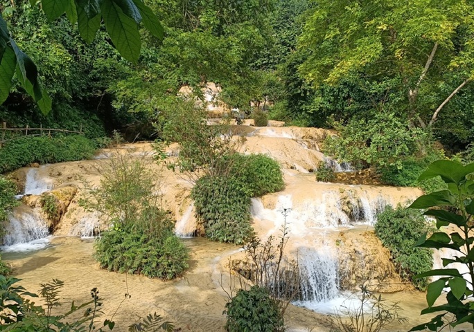Ngắm thác nước đẹp như tranh vẽ ở xứ Thanh lên tem Việt - Ảnh 3.