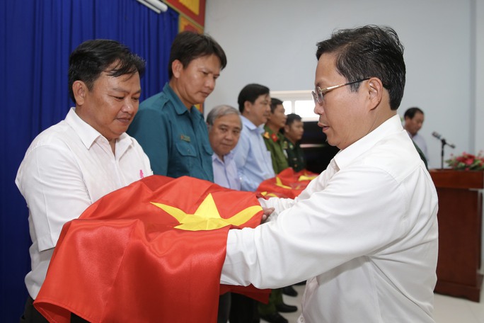 Lồng ghép cờ Tổ quốc vào xây dựng không gian văn hoá Hồ Chí Minh tại xã đảo Thạnh An - Ảnh 3.