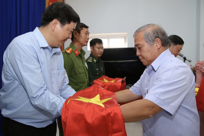 Lồng ghép cờ Tổ quốc vào xây dựng không gian văn hoá Hồ Chí Minh tại xã đảo Thạnh An - Ảnh 5.