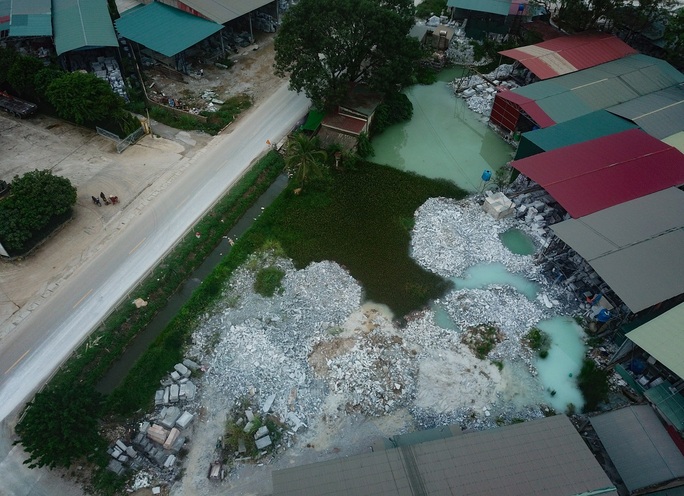 Ô nhiễm môi trường ở làng đá mỹ nghệ lớn nhất xứ Thanh - Ảnh 9.
