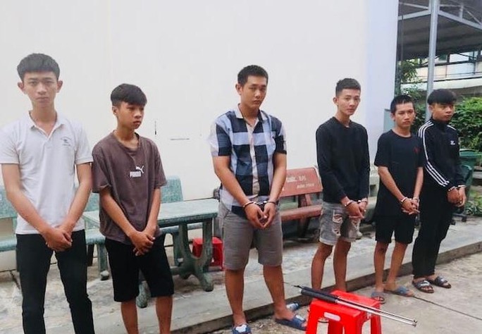 Nhóm tuổi teen xài lại chiêu cũ trong hàng loạt vụ cướp ở Tây Ninh - Ảnh 1.