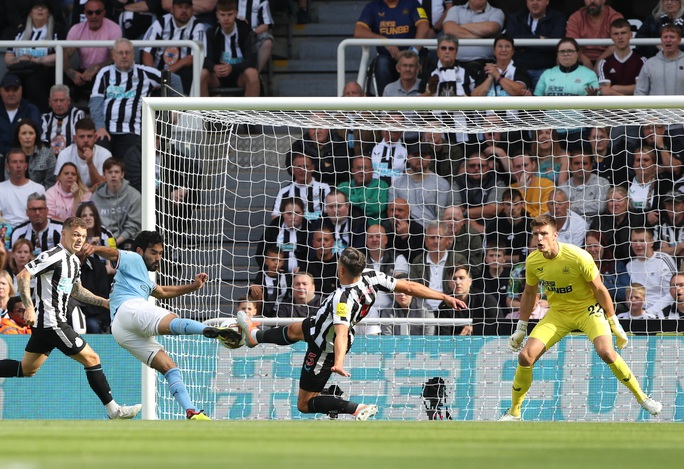 Rượt đuổi tỉ số 6 bàn điên rồ, Man City thoát hiểm trước Newcastle - Ảnh 1.