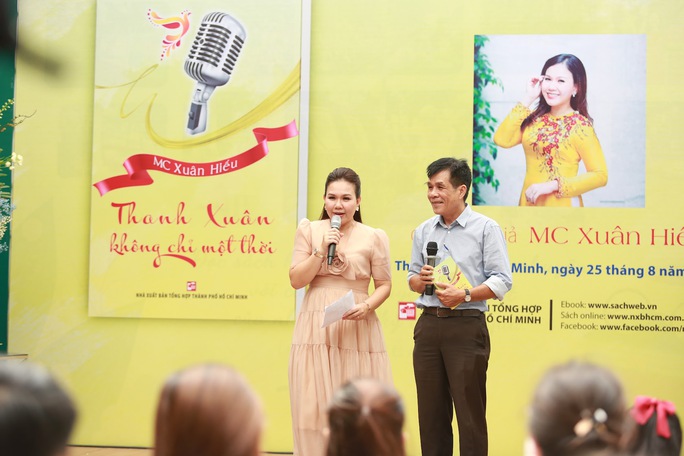 Nữ MC kỳ cựu ra mắt tập bút ký về thanh xuân