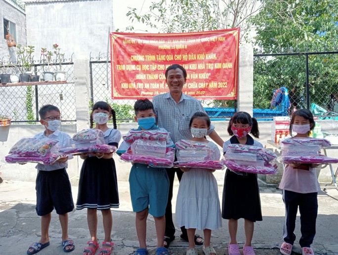 Sáng cuối tuần ngập niềm vui tại khu nhà trọ ở quận 8 - Ảnh 5.