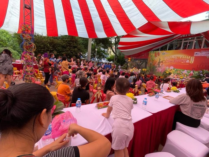 Trung thu sớm cho 2.000 bệnh nhi sau đại dịch Covid-19 - Ảnh 7. Trung thu sớm cho 2.000 bệnh nhi sau đại dịch Covid-19 - Ảnh 7.
