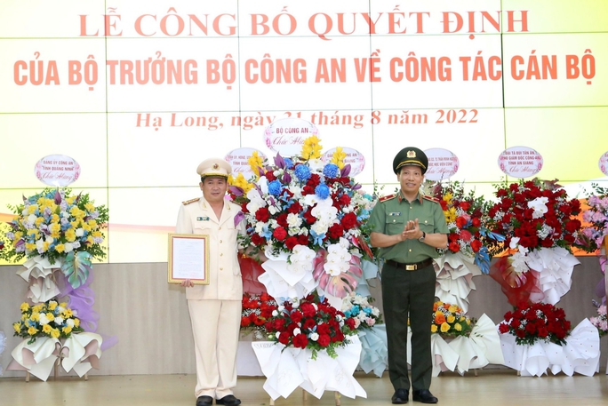 Đại tá Đinh Văn Nơi nhận nhiệm vụ Giám đốc Công an tỉnh Quảng Ninh - Ảnh 1.