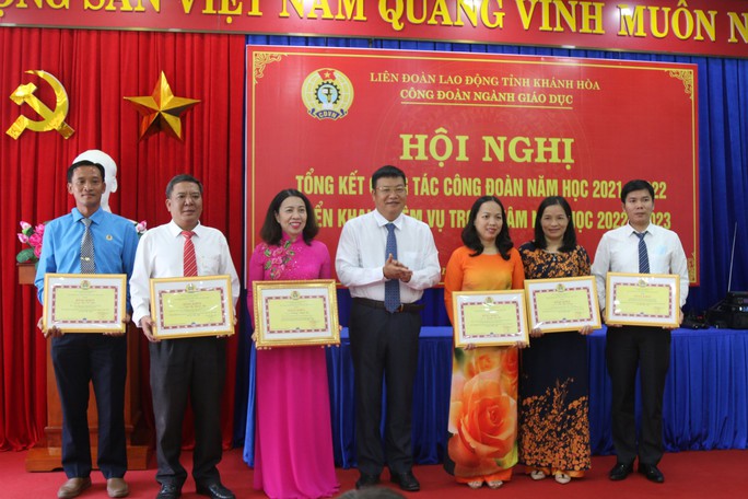 Công đoàn Giáo dục Khánh Hòa tổng kết hoạt động năm học 2021-2022 - Ảnh 2.