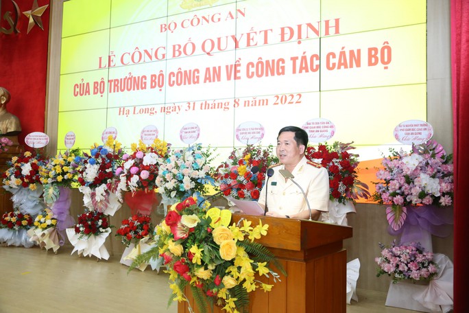 Đại tá Đinh Văn Nơi nhận nhiệm vụ Giám đốc Công an tỉnh Quảng Ninh - Ảnh 4.