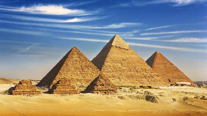 Kim tự tháp Ai Cập mọc bên dòng sông “ma” - Ảnh 1.