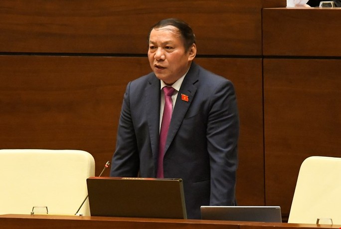 Bộ trưởng Tô Lâm và Bộ trưởng Nguyễn Văn Hùng trả lời chất vấn - Ảnh 2.