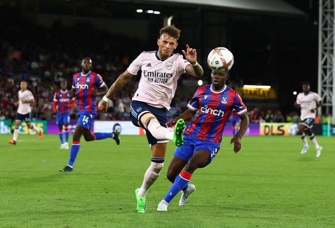 Bắn hạ pháo đài Selhurst Park, Arsenal ra quân tưng bừng giải Ngoại hạng - Ảnh 1.