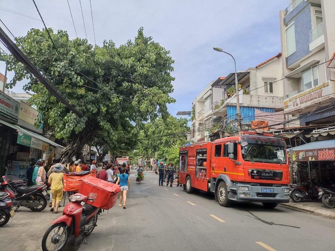 Cháy nhà phố ở Đà Nẵng, 3 mẹ con tử vong - Ảnh 2. Cháy nhà phố ở Đà Nẵng, 3 mẹ con tử vong - Ảnh 2.